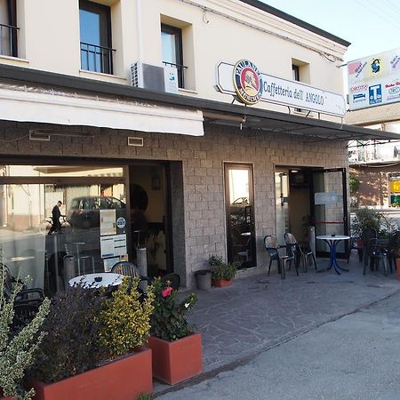 Hotel Caffetteria Dell'Angolo Borghetto Secondo Exterior foto