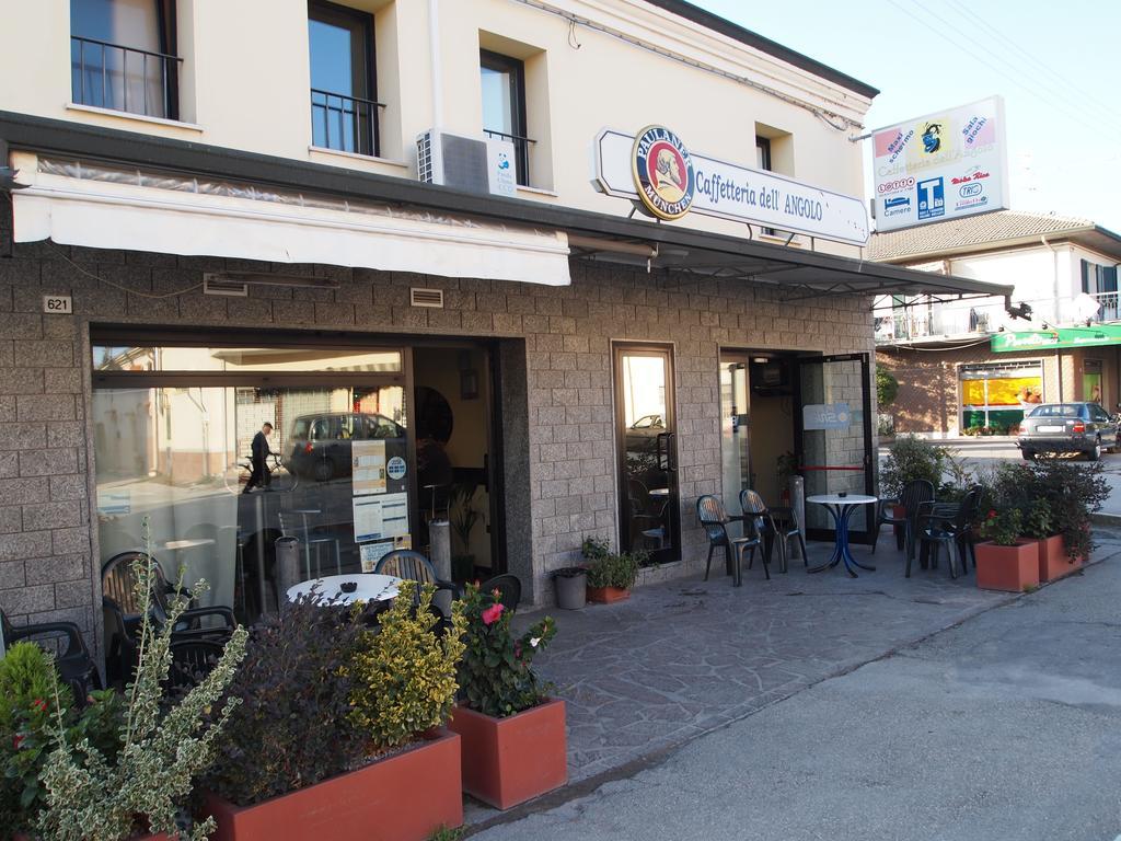 Hotel Caffetteria Dell'Angolo Borghetto Secondo Exterior foto